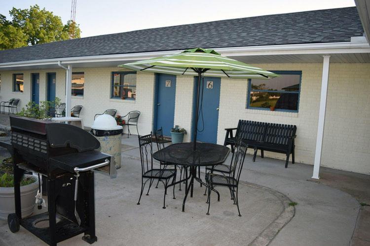 Wachapreague Inn - Motel Rooms Exterior photo